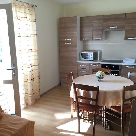 Apartment Biserka Barbat na Rabu Eksteriør billede